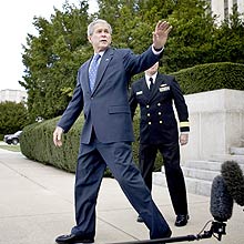 Presidente George W. Bush bate recorde de ndice de reprovao histrico, afirma CNN