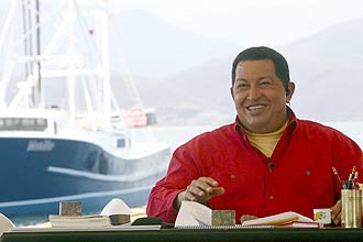 Hugo Chávez anuncia em seu programa de TV o uso das Forças Armadas para ocupar portos e aeroportos sob controle da oposição