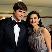 Os atores Ashton Kutcher e Demi Moore; avião que levava o casal fez pouso de emergência