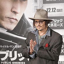 Ator Johnny Depp, 46, se manifestou publicamente em defesa de Roman Polanski