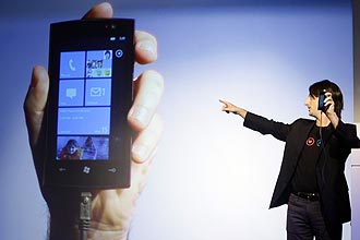Apresentao do Windows Phone 7, da Microsoft; empresa divulgou documento que probe pornografia