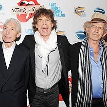 Charlie Watts, Mick Jagger e Keith Richards, dos Stones, adaptaram romance de Bulgkov