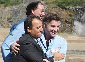 Eike Batista e o governador Sérgio Cabral, durante inauguração de obras de um porto no Rio de Janeiro, em 2010