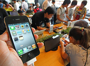 Na operadora Vivo, o celular iPhone 4 (foto), da Apple, custar o mesmo do que o modelo anterior, o 3GS
