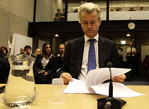 O lder anti-isl holands Geert Wilders, em tribunal; aliado do novo governo sofre processo por posies antimuulmanas