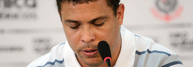 Ronaldo chorou várias vezes ao anunciar o fim da carreira nos campos