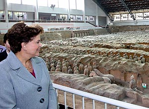 Presidente Dilma Rousseff aproveitou as últimas horas da viagem à China para visitar os guerreiros de terracota, em Xian