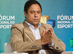 O ministro do esporte, Orlando Silva Jr., em palestra em São Paulo