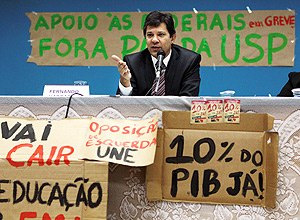 Ministro Fernando Haddad (Educacão) durante visita à USP, onde enfrentou manifestação de estudantes