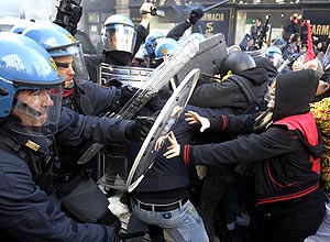 Estudantes entram em confronto com policiais em Milo