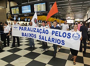 Aeroviários durante protesto no aeroporto de Congonhas, em São Paulo, na semana passada