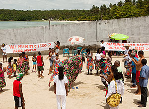 Comunidade quilombola protesta em local onde Dilma passa férias na Bahia
