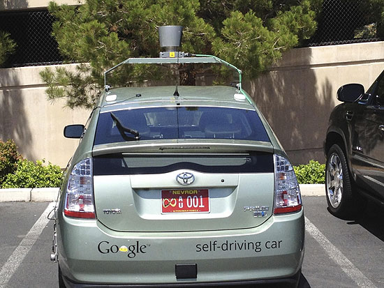 Toyota Prius, cujo sistema de navegao foi aperfeioado pelo Google
