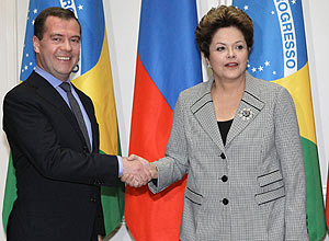 Dilma Rousseff com o primeiro-ministro russo Dmitri Medvedev