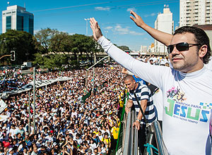 Marcha para Jesus, na zona sul de São Paulo, vira ato de desagravo a deputado Marco Feliciano (foto) e público vaia Dilma