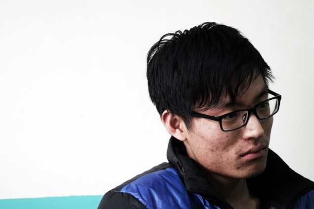 Xu Yanzhang, 18, est em sua terceira internao no Centro para Tratamento de Viciados em Internet, Hospital Militar, Pequim