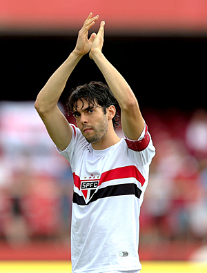 Jogador Kaká, 32, fez seu último jogo no estádio do Morumbi pelo São Paulo, que empatou com o Figueirense por 1 x 1, após falha de Ceni