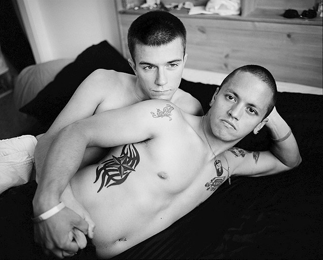 O Fotgrafo Vincent Cianni Conta as Histrias dos Gays no Exrcito Norte-americanoZachary Werth (esquerda) e Dustin Hiersekorn (direita)