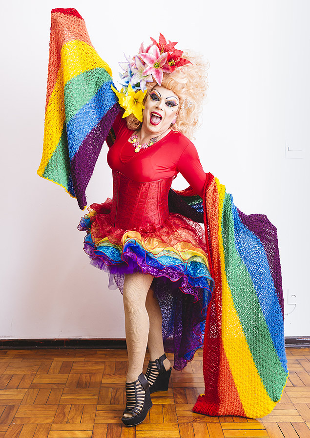 So Paulo, SP, Brasil, 03-06-2015: Valder Bastos, Tchaka, 44. Drag queen ser a apresentadora da Parada do Orgulho LGBT 2015. (foto Gabriel Cabral/Folhapress)