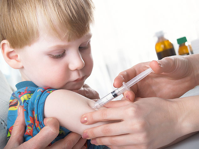 Com doses em estoque, campanha de vacinao contra a gripe  estendida para toda a populao