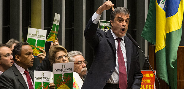 BRASILIA, DF, BRASIL - 15-04-2016: Jose Eduardo Cardozo durante o debate na sessao do Impeachment. (Diego Padgurschi /Folhapress - (PODER)