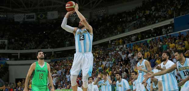 2016 Rio Olympics - Basketball - Preliminary - Men's Preliminary Round Group B Argentina v Brazil - Carioca Arena 1 - Rio de Janeiro, Brazil - 13/08/2016. Andres Nocioni (ARG) of Argentina shoots the three pointer to tie the game at 85. REUTERS/Jim Young TPX IMAGES OF THE DAY FOR EDITORIAL USE ONLY. NOT FOR SALE FOR MARKETING OR ADVERTISING CAMPAIGNS. ORG XMIT: MJB62