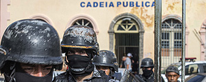 Policiais entram em cadeia pblica em Manaus aps tumulto
