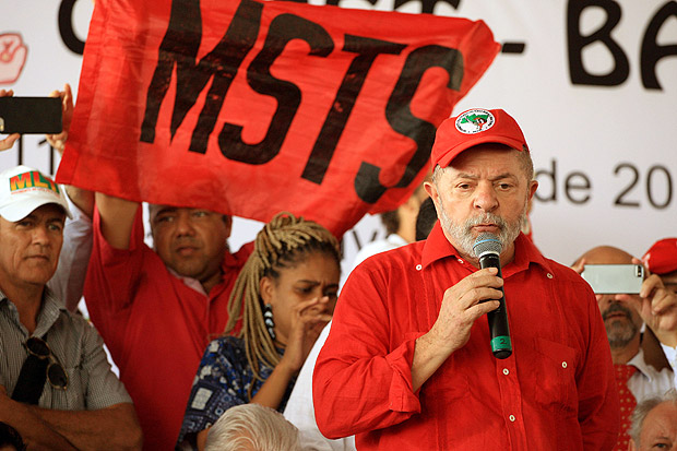 O ex-presidente Lula em encontro do MST em Salvador