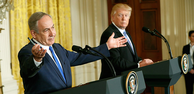 O premi israelense, Binyamin Netanyahu, e o presidente americano, Donald Trump, na Casa Branca