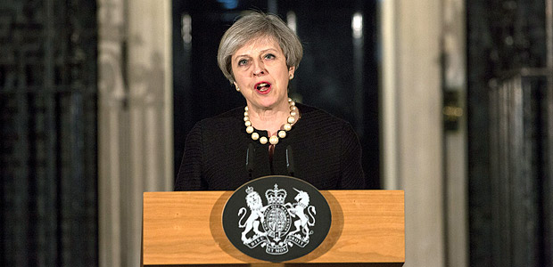 Primeira-ministra britânica, Theresa May, faz pronunciamento na Downing Street
