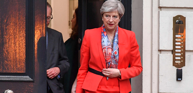 A primeira-ministra do Reino Unido Theresa May após as eleições da última quinta (8)