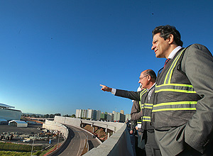 O então prefeito Fernando Haddad (PT) e o governador Geraldo Alckmin (PSDB) durante inauguração do complexo viário do Itaquerão em 2014 – Jorge Araújo - 29.abr.2014/Folhapress O então prefeito Fernando Haddad (PT) e o governador Geraldo Alckmin (PSDB) durante inauguração do complexo viário do Itaquerão em 2014 – Jorge Araújo - 29.abr.2014/Folhapress