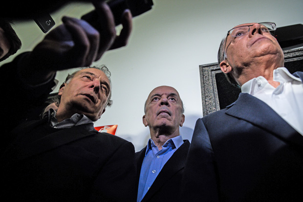 Geraldo Alckmin, Tasso Jereissati, José Serra e o Ricardo Tripoli falam à imprensa após encontro do PSDB