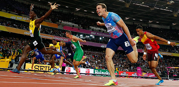 Omar McLeod comemora o ouro nos 110 m com barreiras em Londres