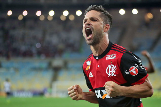Meia Diego comemora gol do Flamengo sobre o Botafogo na Copa do Brasil