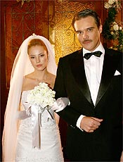 Em "O Profeta", (Dalton Vigh) e Snia (Paola Oliveira) se casam