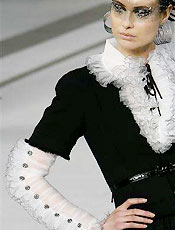 Lagerfeld criou para Chanel