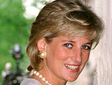 Diana morreu ao lado do namorado em um acidente automobilstico em Paris