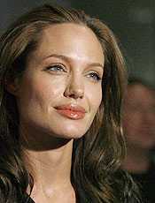 A atriz americana Angelina Jolie, 31