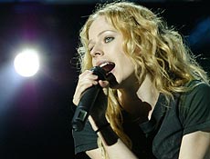 Cantora Avril Lavigne gravou novo clipe