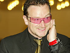 Bono, do U2, aceita título de cavaleiro;