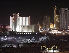 Escombros aps imploso do hotel-cassino Stardust em Las Vegas, nesta tera-feira