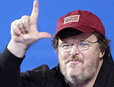 Michael Moore exibir "Sicko" em Cannes