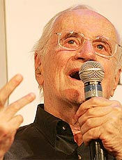 Em 2005, Paulo Autran participou de sabatina promovida pela Folha