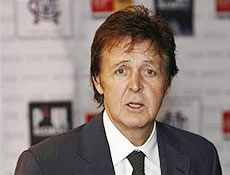 Paul McCartney, 64, recebe prmio de turismo
