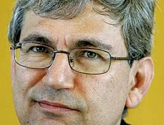 Escritor Orhan Pamuk foi convocado a depor como testemunha pela morte de Hrant Dink