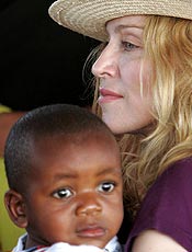 Justia do Malau aprova que Madonna adote menino David Banda