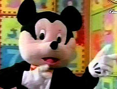 Ratinho Farfur causou polmica e chamou ateno pela semelhana com "Mickey Mouse"