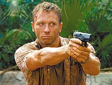 Daniel Craig como James Bond em cena do filme "007 - Cassino Royale"
