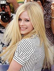 Avril Lavigne é acusada de plagiar canção de 1979; refrão parecido